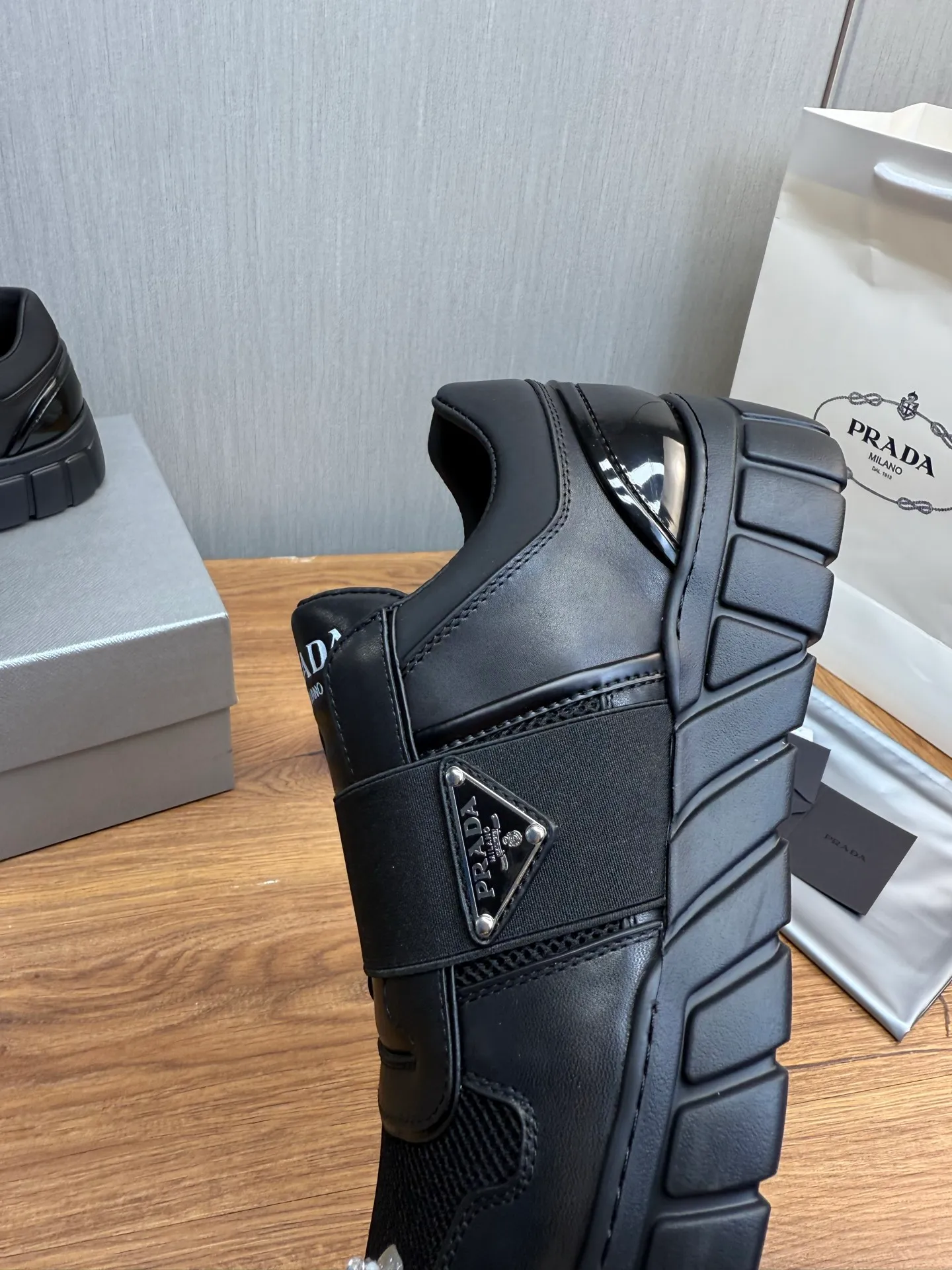 Men's shoes 560💰 [PRADA] Popular items in men's shoe counters, synchronized with the official website, 1 high-quality shipment ✔️Original cowhide + cowhide lining, 1🆚1 replica, original sole, 38-45 (45 customized, non-refundable)
